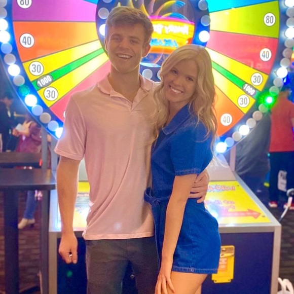 Meet your Posher, Aspen - Picture 3 of 5